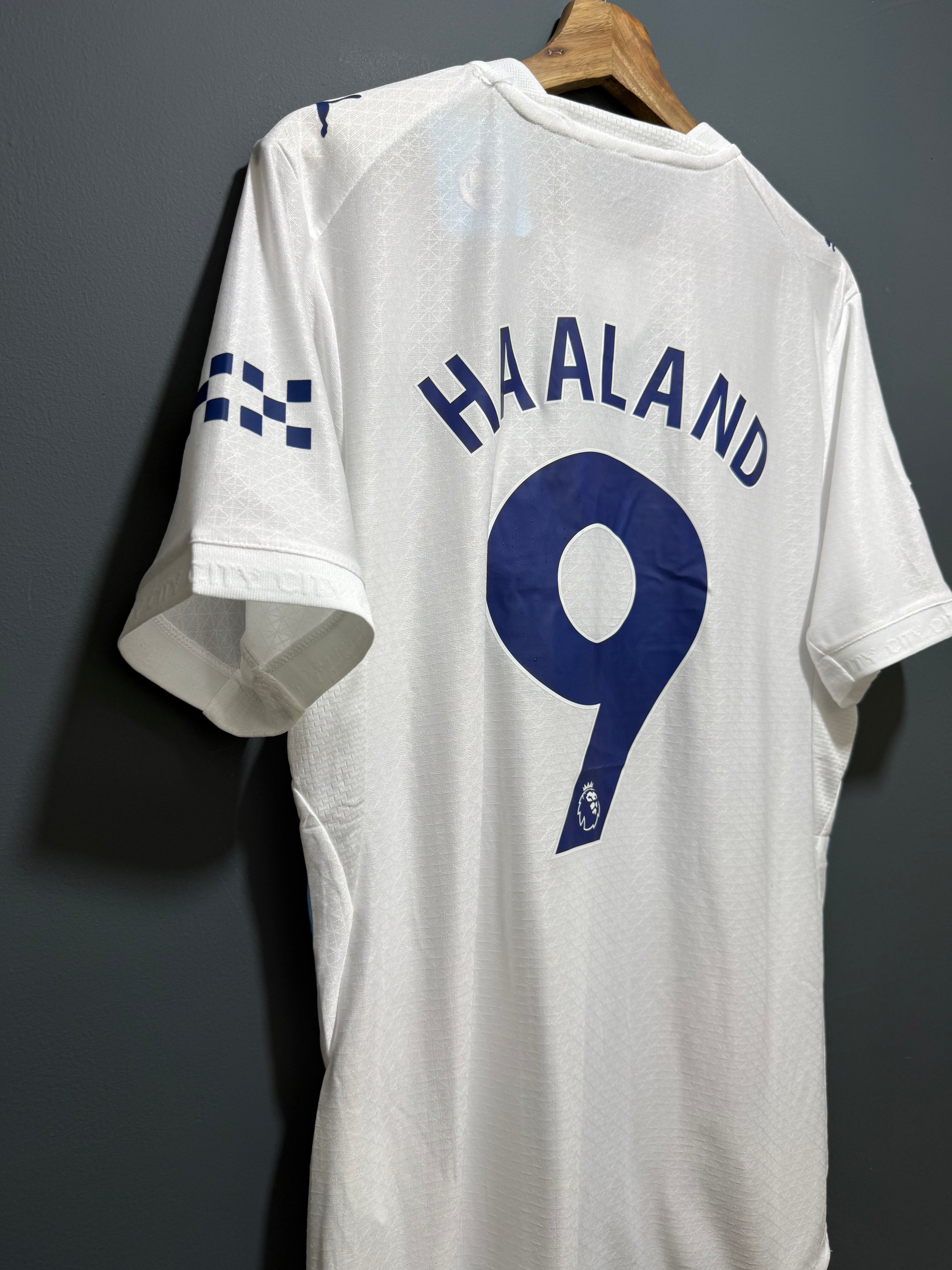 MANCHESTER CITY 2027 | IMPORTADA VERSION PLAYER | 9 HAALAND  | PARCHE PREMIER LEAGUE