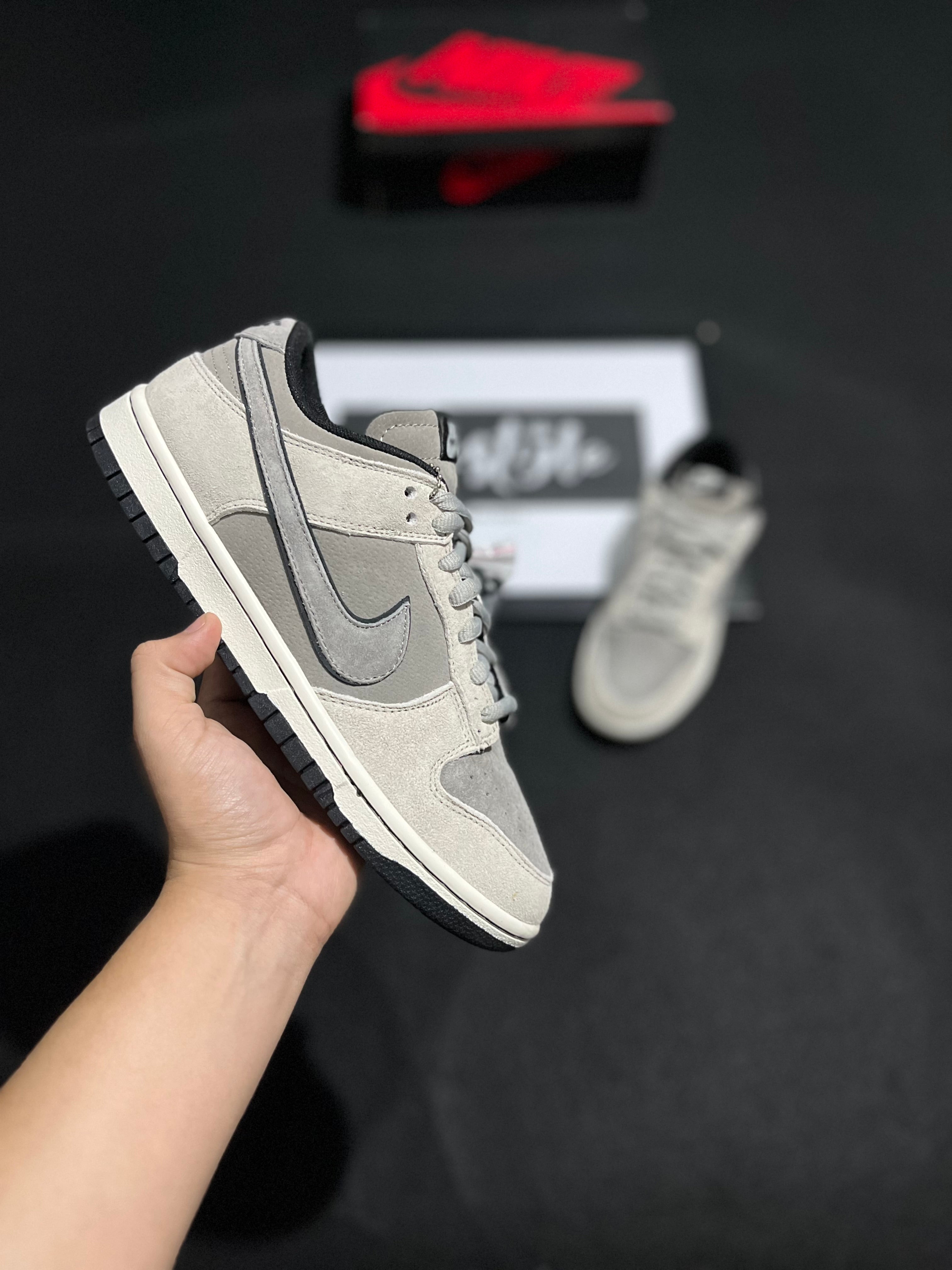 NIKE SB DUNK LOW