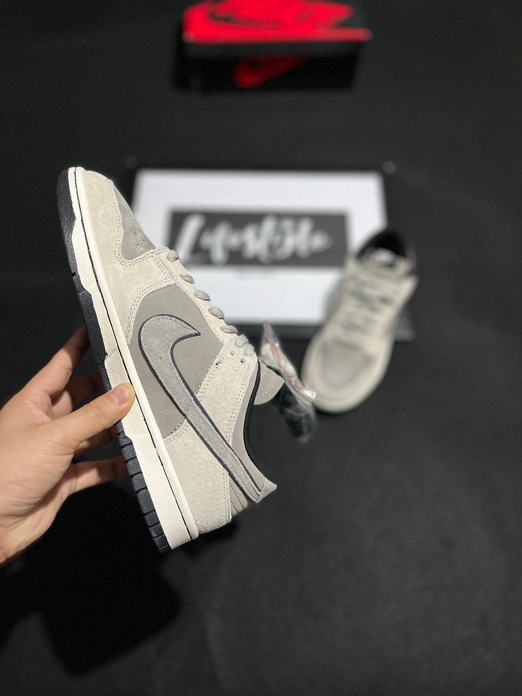 NIKE SB DUNK LOW