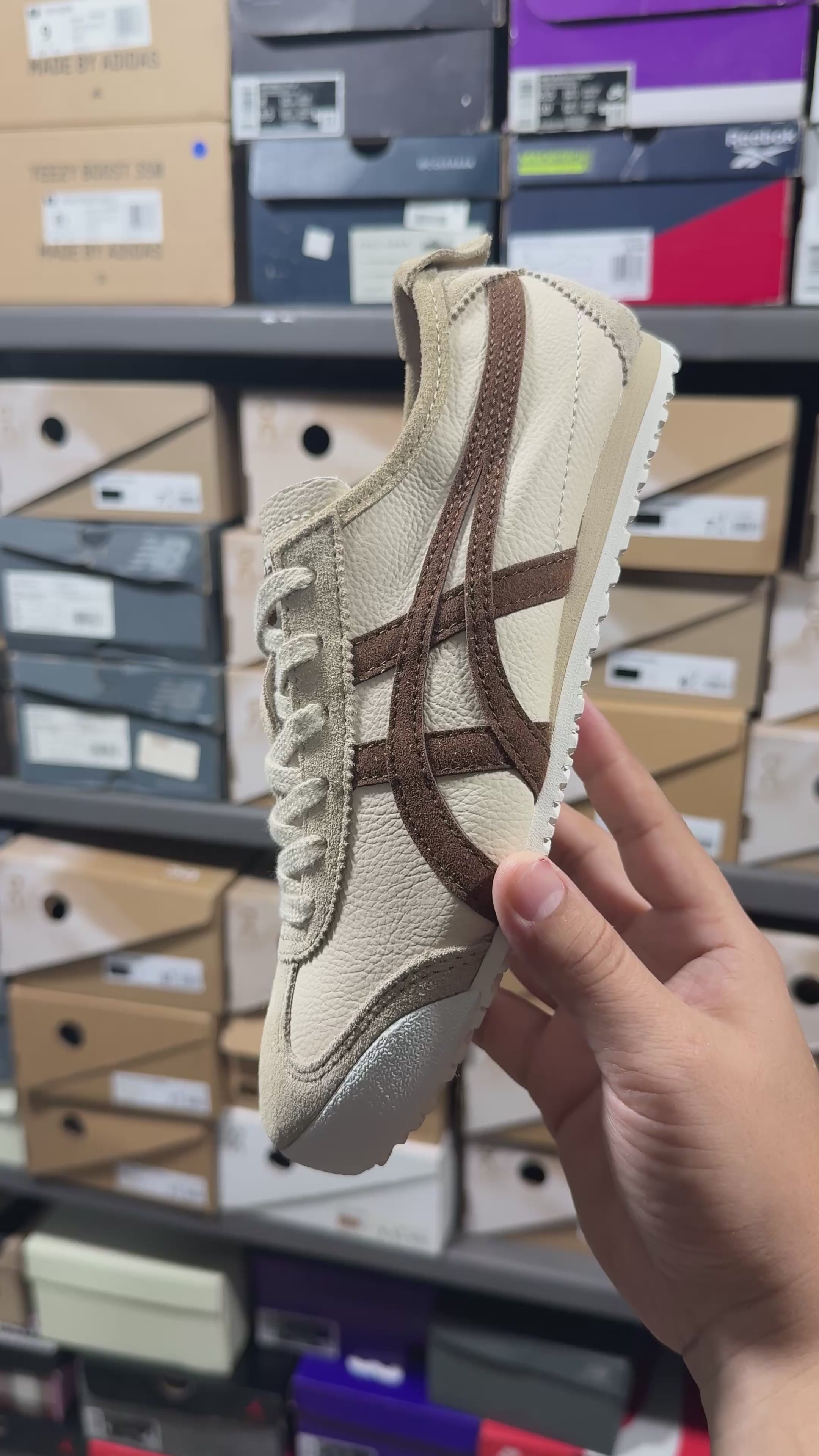 ONITSUKA  TIGGER