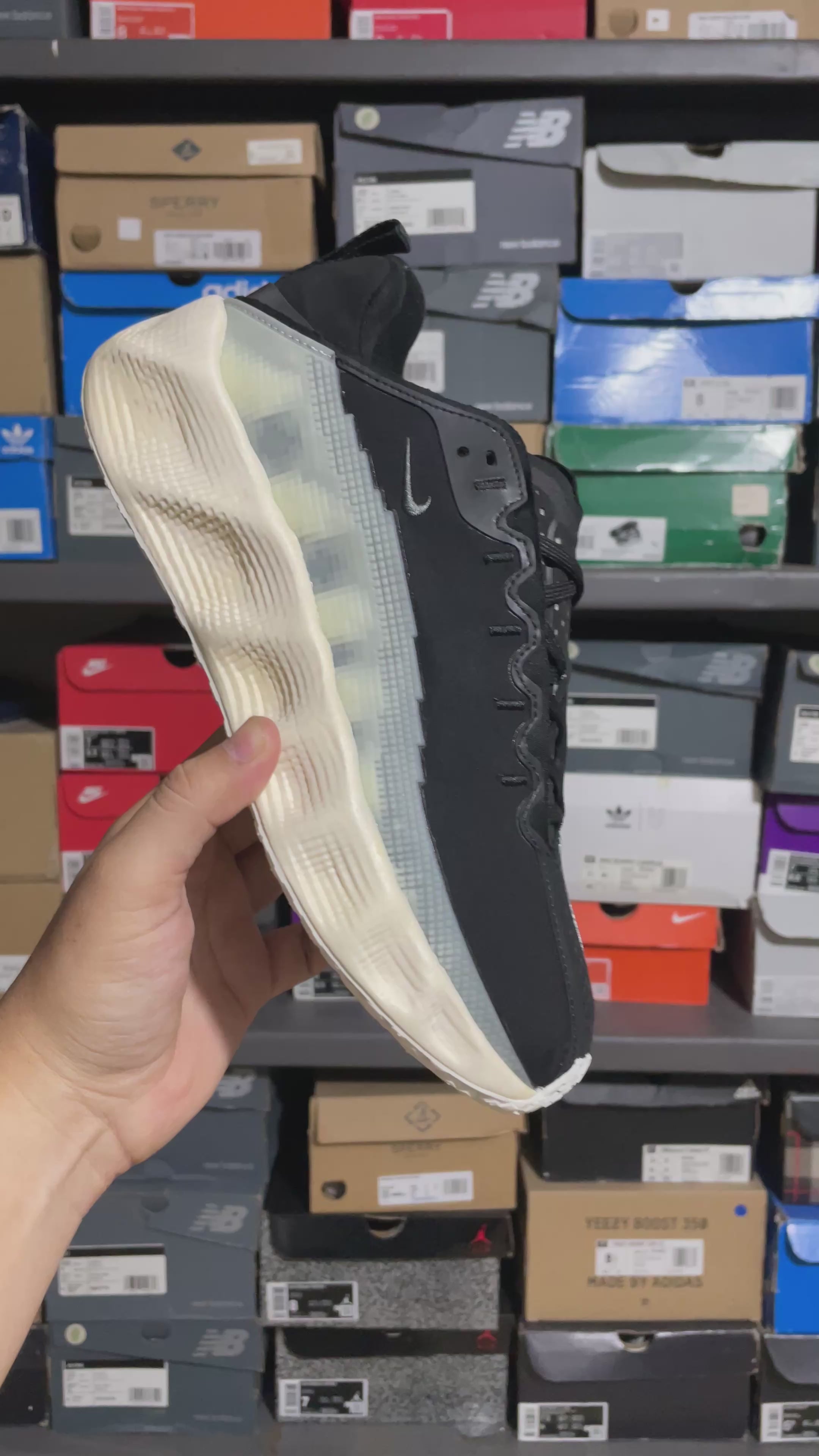 NIKE | AVA ROVER