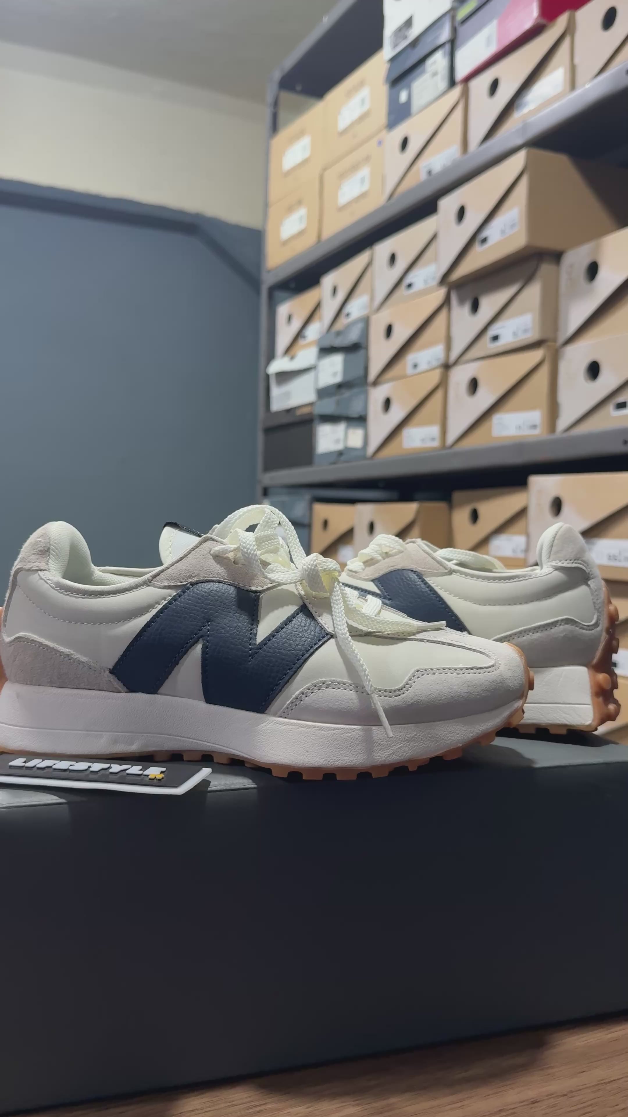 NEW BALANCE 327